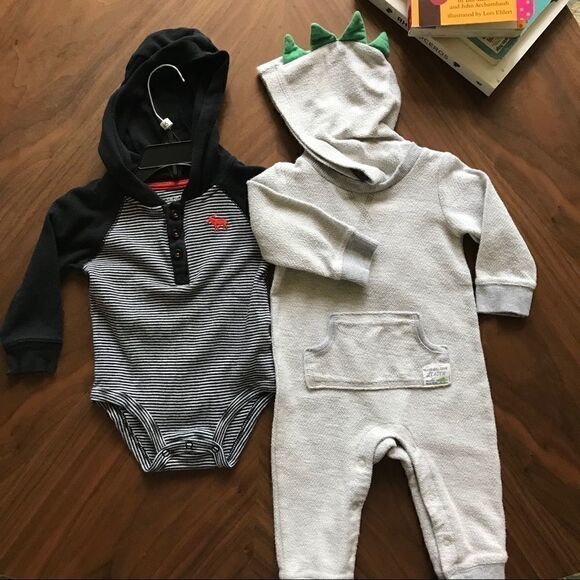 9 mo Carters Hooded onesie & Dino suit - Picture 1 of 5
